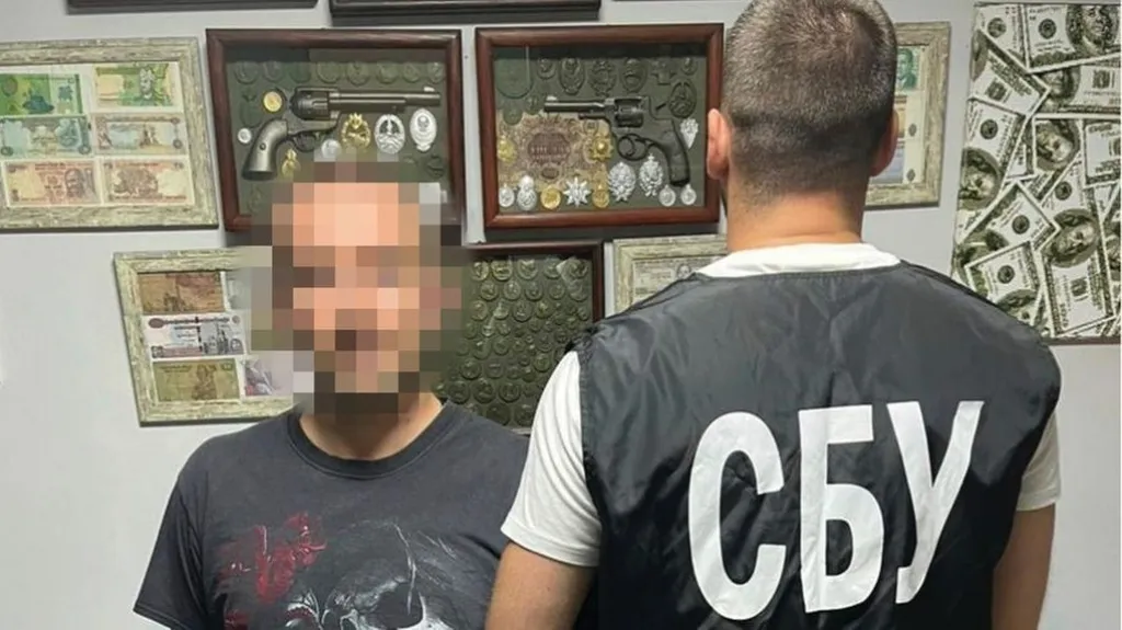 На Харківщині викрили схему втечі за кордон під виглядом критичної роботи: фігурант вимагав понад мільйон гривень На Харківщині викрили схему втечі за кордон під виглядом критичної роботи: фігурант вимагав понад мільйон гривень