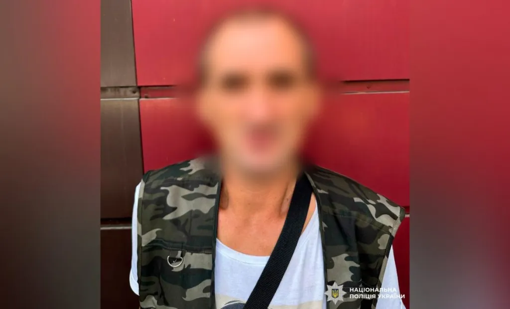 У Харкові чоловік напав на 82-річну жінку, видаючи себе за прохача води У Харкові чоловік напав на 82-річну жінку, видаючи себе за прохача води