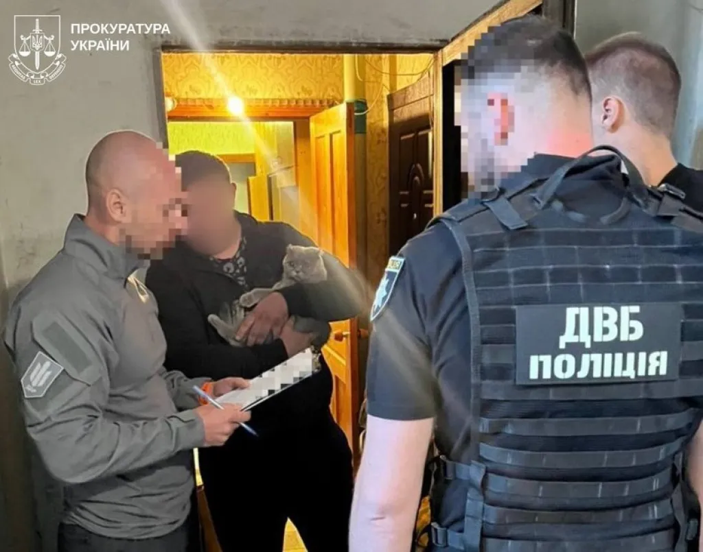 На Харківщині поліцейського підозрюють у хабарі за незаконне оформлення водійських прав На Харківщині поліцейського підозрюють у хабарі за незаконне оформлення водійських прав