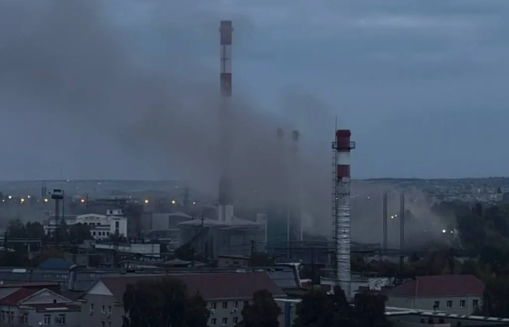У Бєлгородській області після удару по ТЕЦ сталися масштабні перебої з електрикою У Бєлгородській області після удару по ТЕЦ сталися масштабні перебої з електрикою