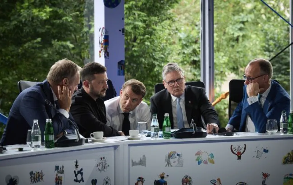 ЄС обговорює створення 40-кілометрової демілітаризованої зони між Україною та росією ЄС обговорює створення 40-кілометрової демілітаризованої зони між Україною та росією