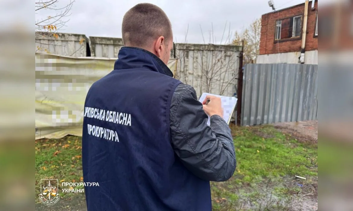 У Харкові чоловіку повідомили про підозру за незаконну парковку біля річки Немишля У Харкові чоловіку повідомили про підозру за незаконну парковку біля річки Немишля