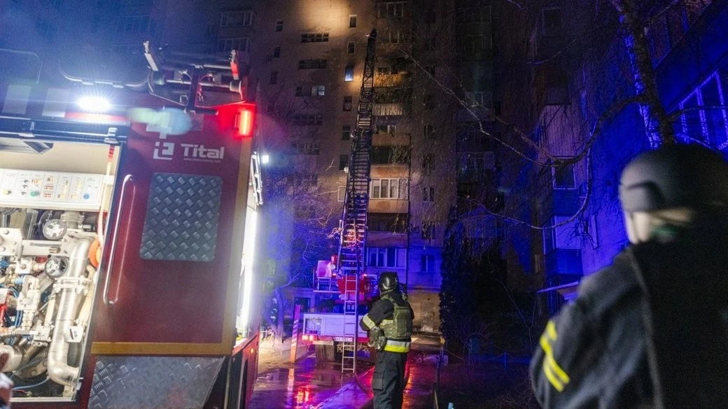 У харківській багатоповерхівці сталася смертельна побутова пожежа У харківській багатоповерхівці сталася смертельна побутова пожежа