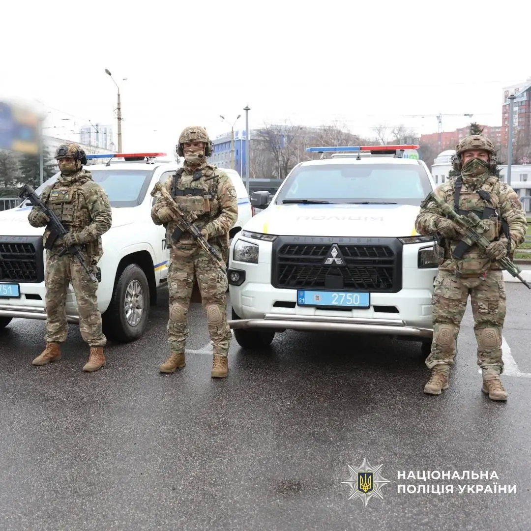 Поліція Харківщини отримала спеціалізовані броньовані авто для роботи на передовій Поліція Харківщини отримала спеціалізовані броньовані авто для роботи на передовій