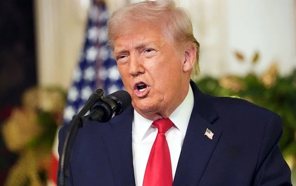 США тимчасово зупиняють програму видачі грін-карт після трагедії в університеті Брауна США тимчасово зупиняють програму видачі грін-карт після трагедії в університеті Брауна