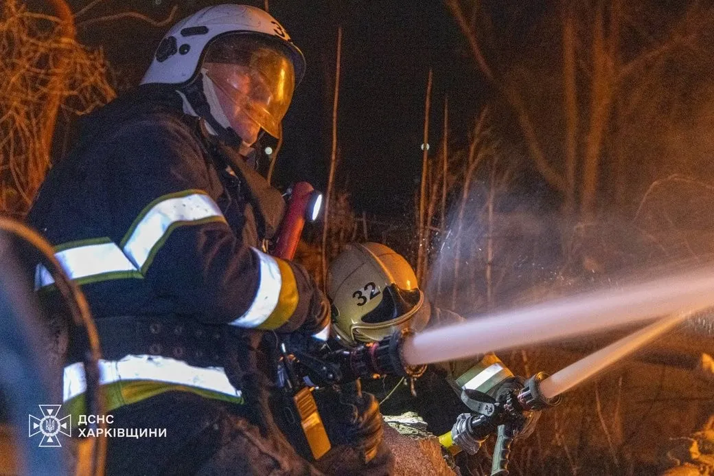 Російські удари в Дергачах: постраждали енергетична інфраструктура та підприємство Російські удари в Дергачах: постраждали енергетична інфраструктура та підприємство