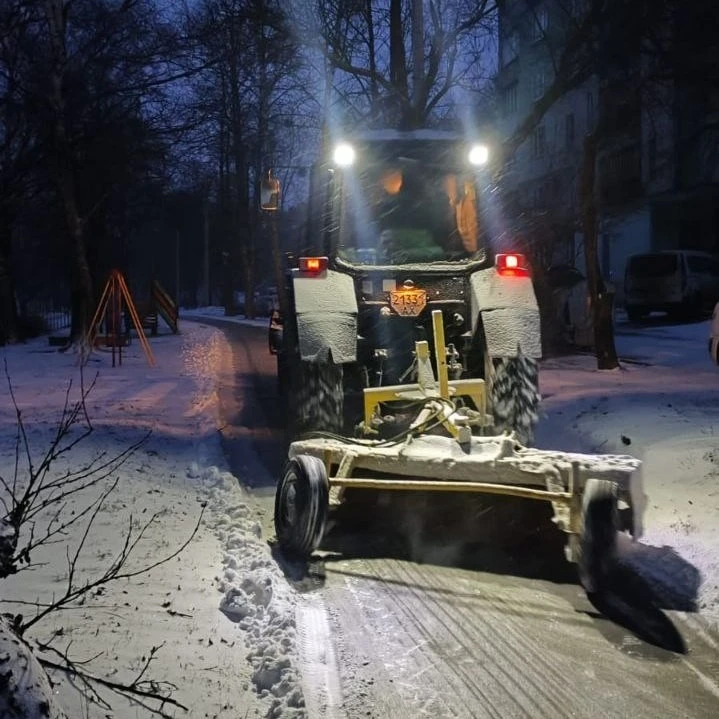 Харків приводять до ладу після нічного снігопаду: на вулицях працюють сотні комунальників