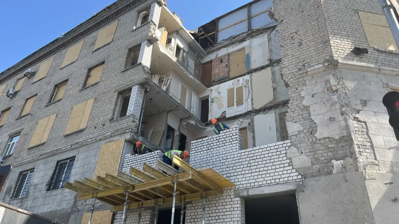 Відбудова Харкова оцінюється у понад десять мільярдів євро Відбудова Харкова оцінюється у понад десять мільярдів євро