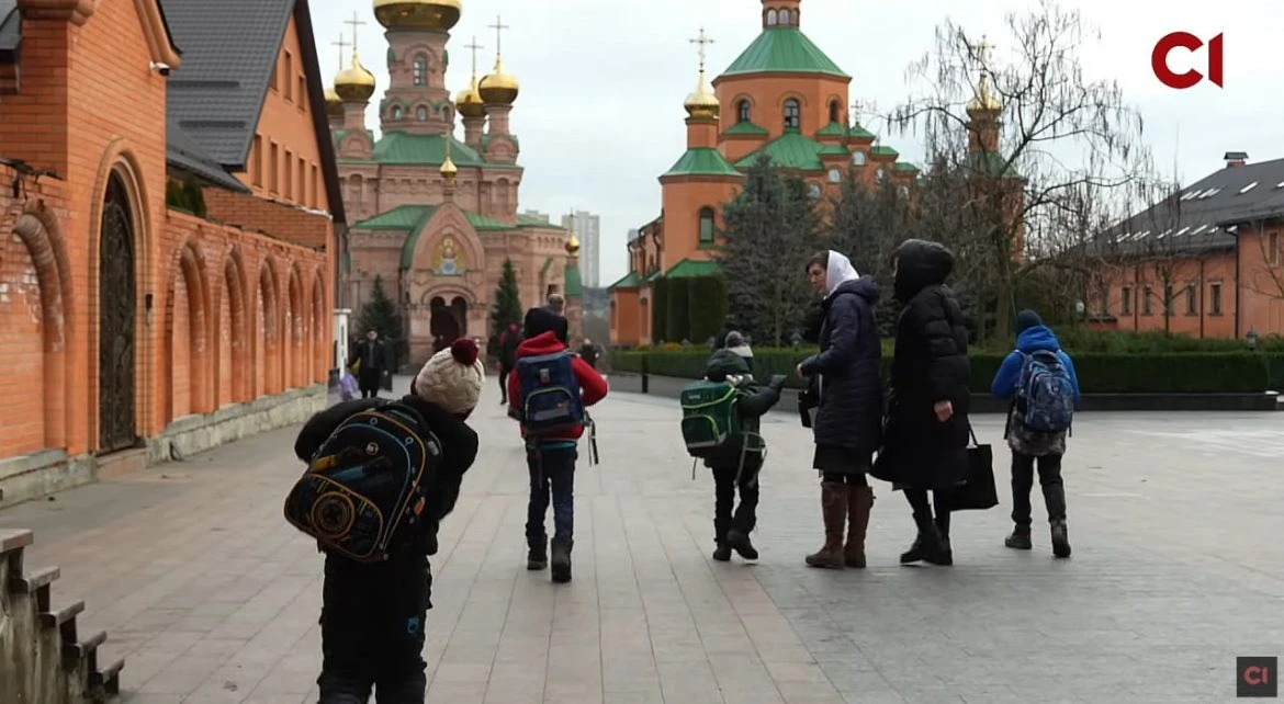У Києві викрили підпільну школу при монастирі УПЦ МП У Києві викрили підпільну школу при монастирі УПЦ МП
