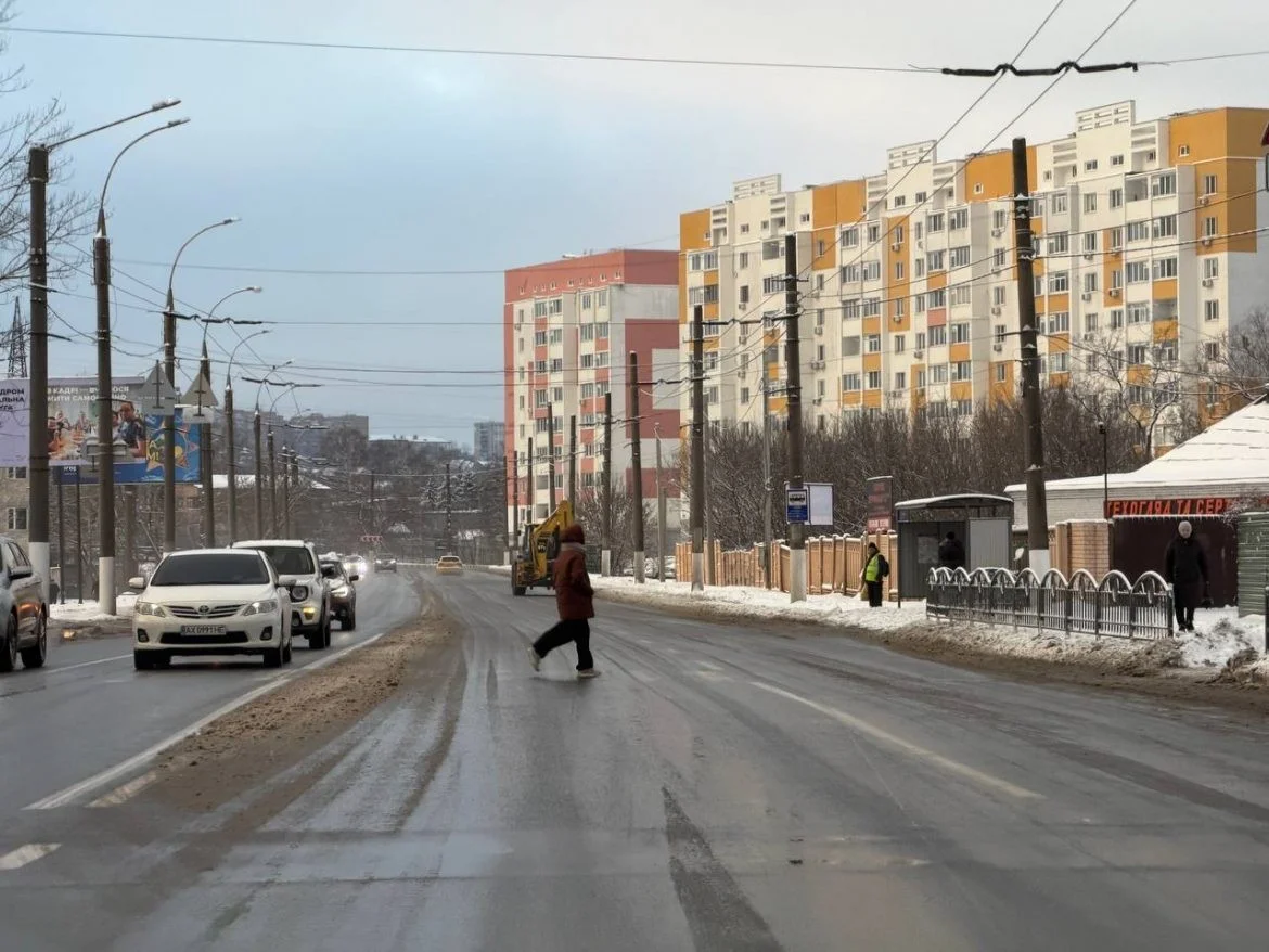 На Харківщині оголосили штормове попередження через сильний вітер На Харківщині оголосили штормове попередження через сильний вітер