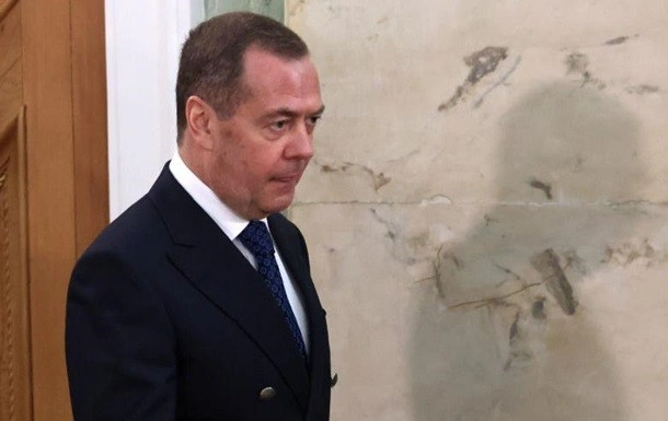 Медведєв показав відео ракетного удару по Львівщині та попередив Європу Медведєв показав відео ракетного удару по Львівщині та попередив Європу