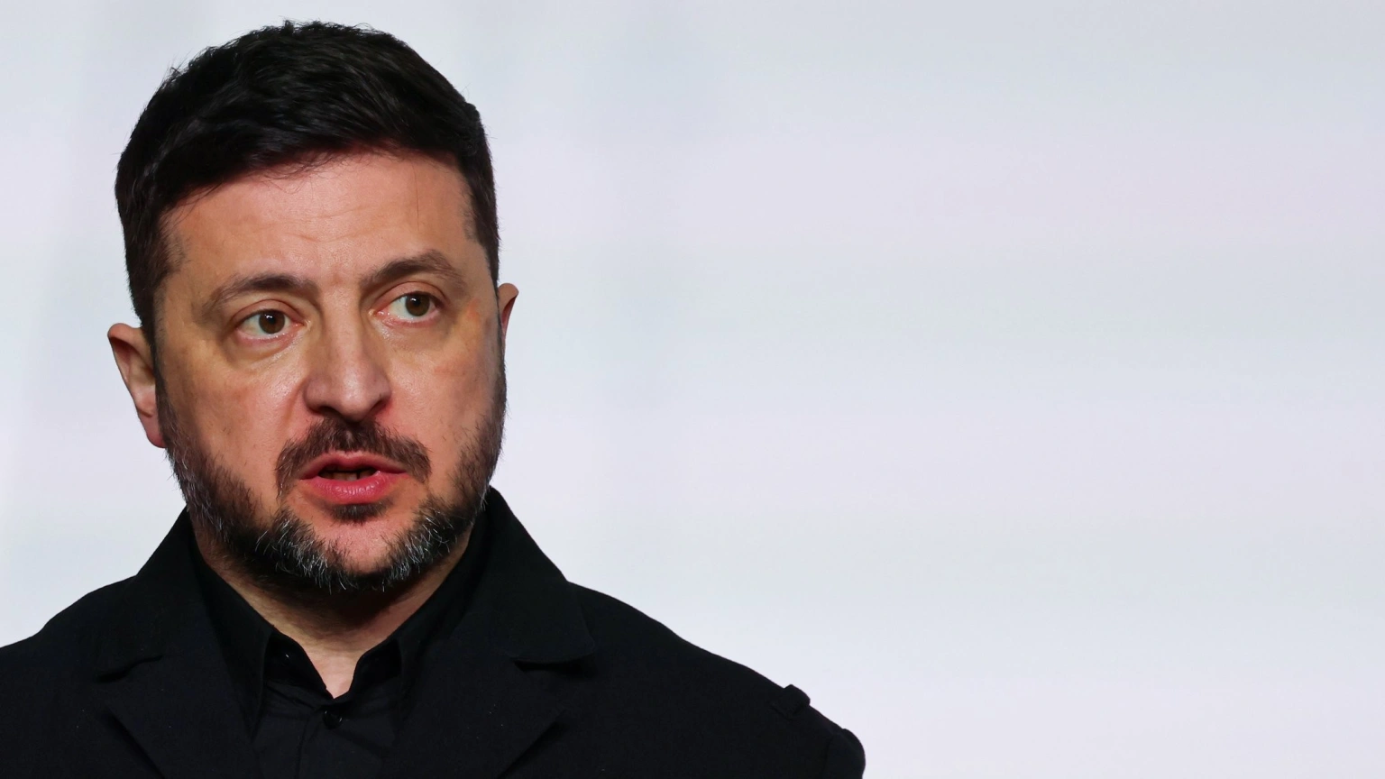 Зеленський відкидає політичну мотивацію справи проти Тимошенко Зеленський відкидає політичну мотивацію справи проти Тимошенко