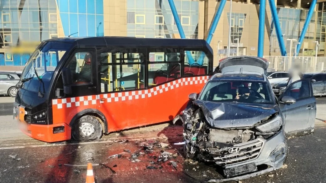 Дорожня пригода в Харкові: автобус і легковик не поділили перехрестя Харківський “Металіст” стартує яскраво: десять м’ячів у ворота суперника на Закарпатті