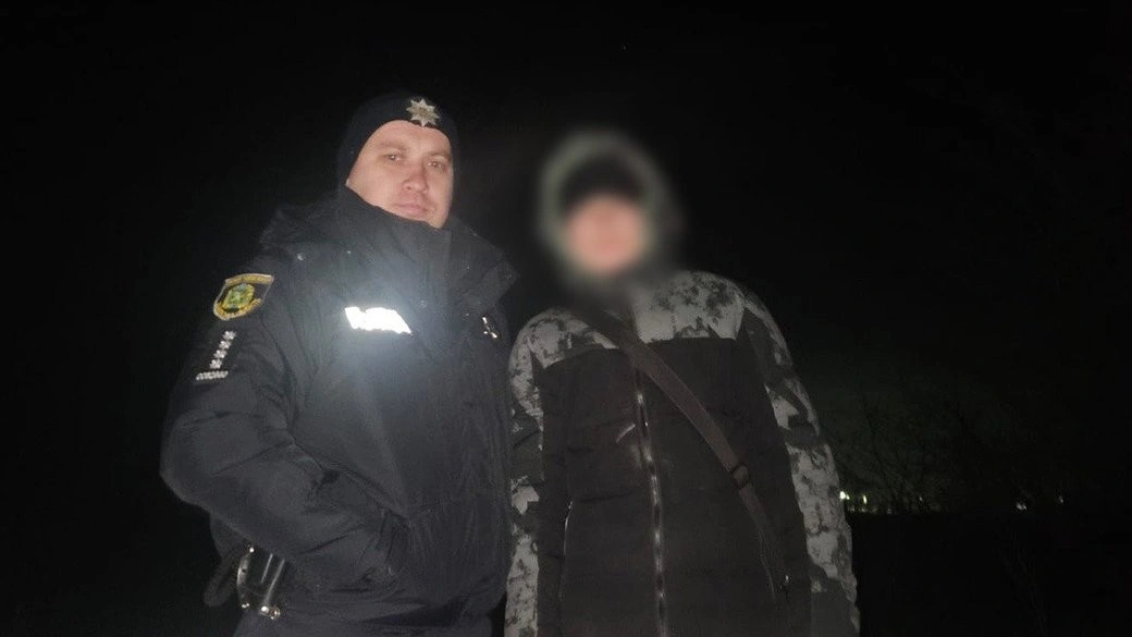 Нічні пошуки на Харківщині: поліція знайшла зниклого підлітка з Пісочина Нічні пошуки на Харківщині: поліція знайшла зниклого підлітка з Пісочина