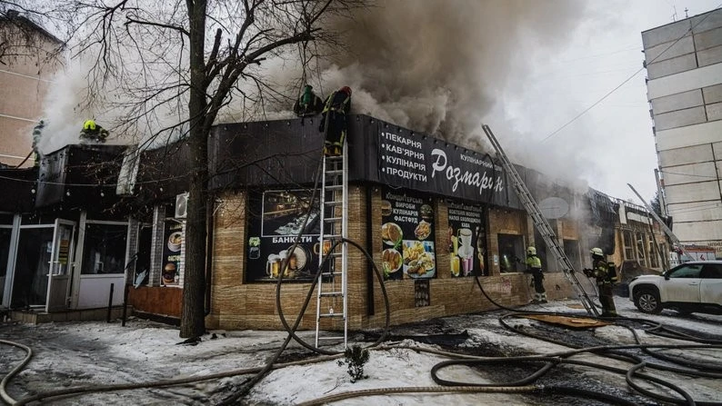 Вогонь на Тарасівській: у центрі Харкова загорілося кафе Вогонь на Тарасівській: у центрі Харкова загорілося кафе