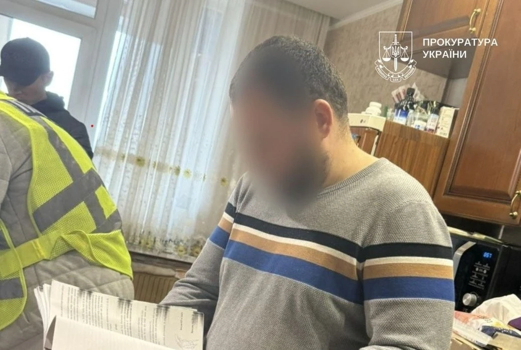 Справа про «золоту» канцелярію: судитимуть посадовицю Дніпровської РДА та її спільника