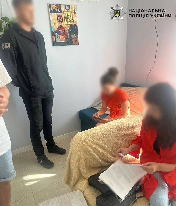 Схеми з білбордами: колишню співробітницю КМДА судитимуть за платне прискорення реклами