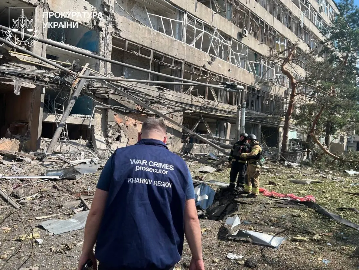 Серія ворожих ударів по Харкову: під прицілом опинилися житлові будинки та підприємство Серія ворожих ударів по Харкову: під прицілом опинилися житлові будинки та підприємство